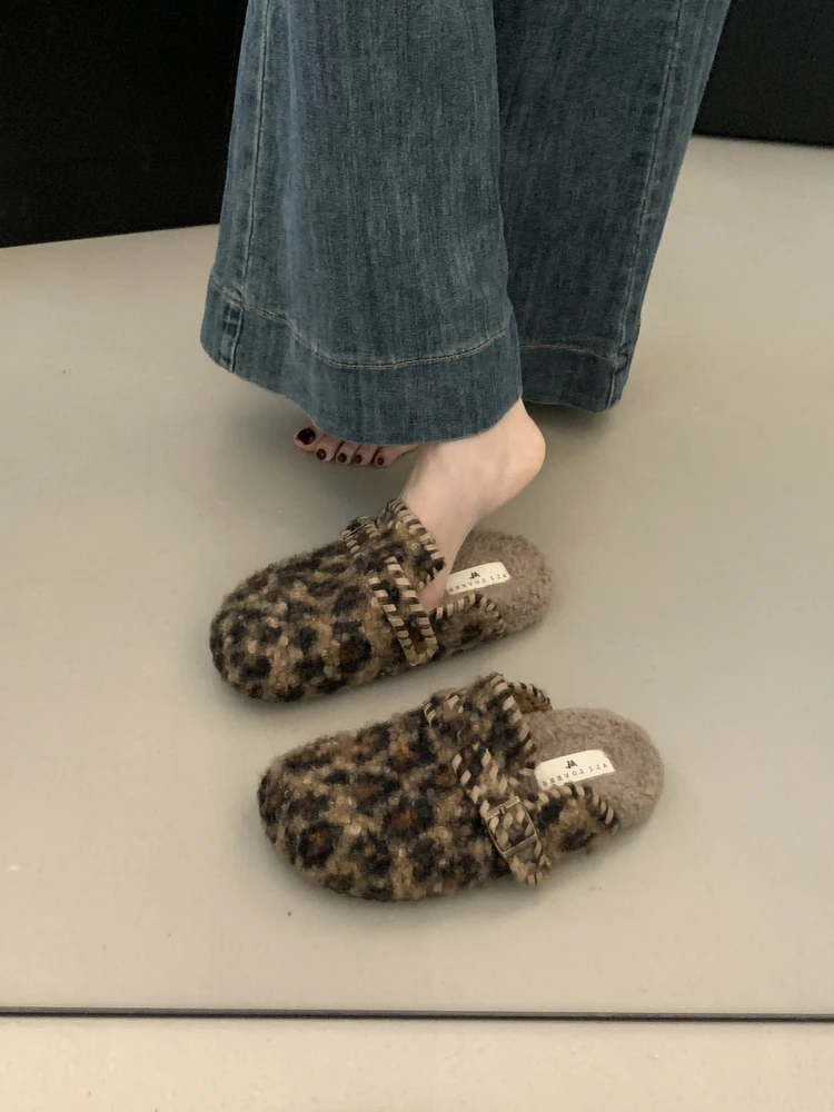

Ретро-тапочки с леопардовым принтом на флисовой подкладке, женские зимние хлопковые тапочки с кисточками, корейский стиль, на низком каблуке, плоская подошва