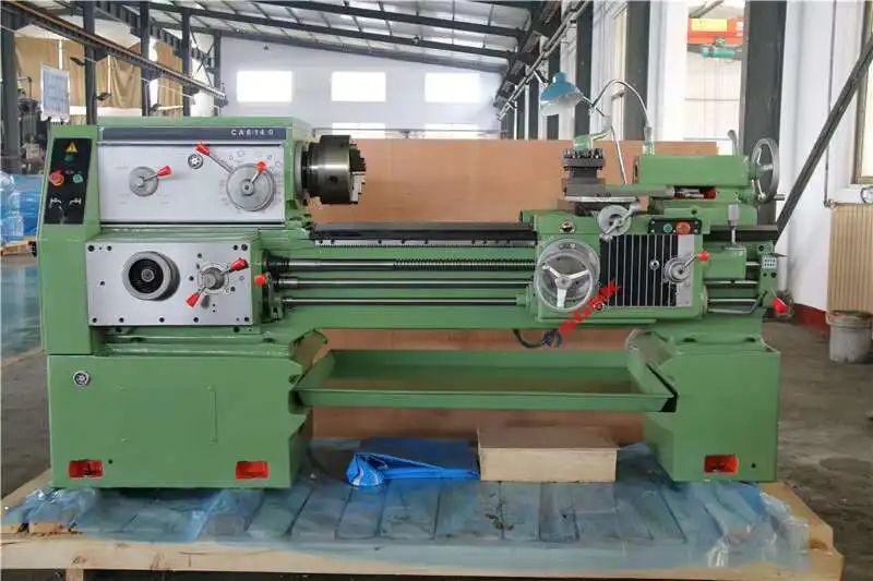 Tornio convenzionale CA6240B per metallo