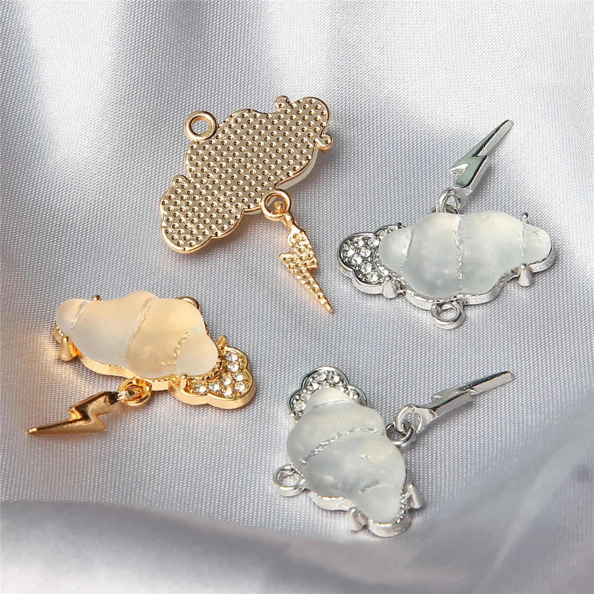30pcs frosted diamond alloy inlay resin cloud lightning raindrop small pendant pendant DIY handmade jewelry earring necklace