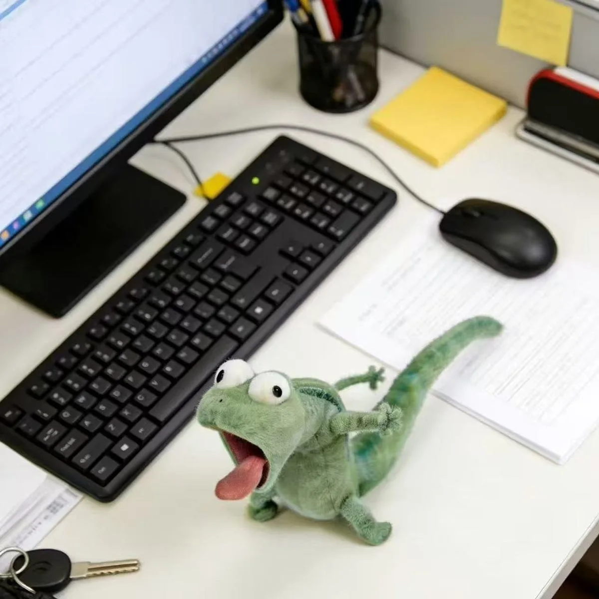 Cute Green Lizard Plush Keychain Funny Exaggerated Expression Stuffed Animal Bag Charm Pendant Toys for Kids Friends Gift