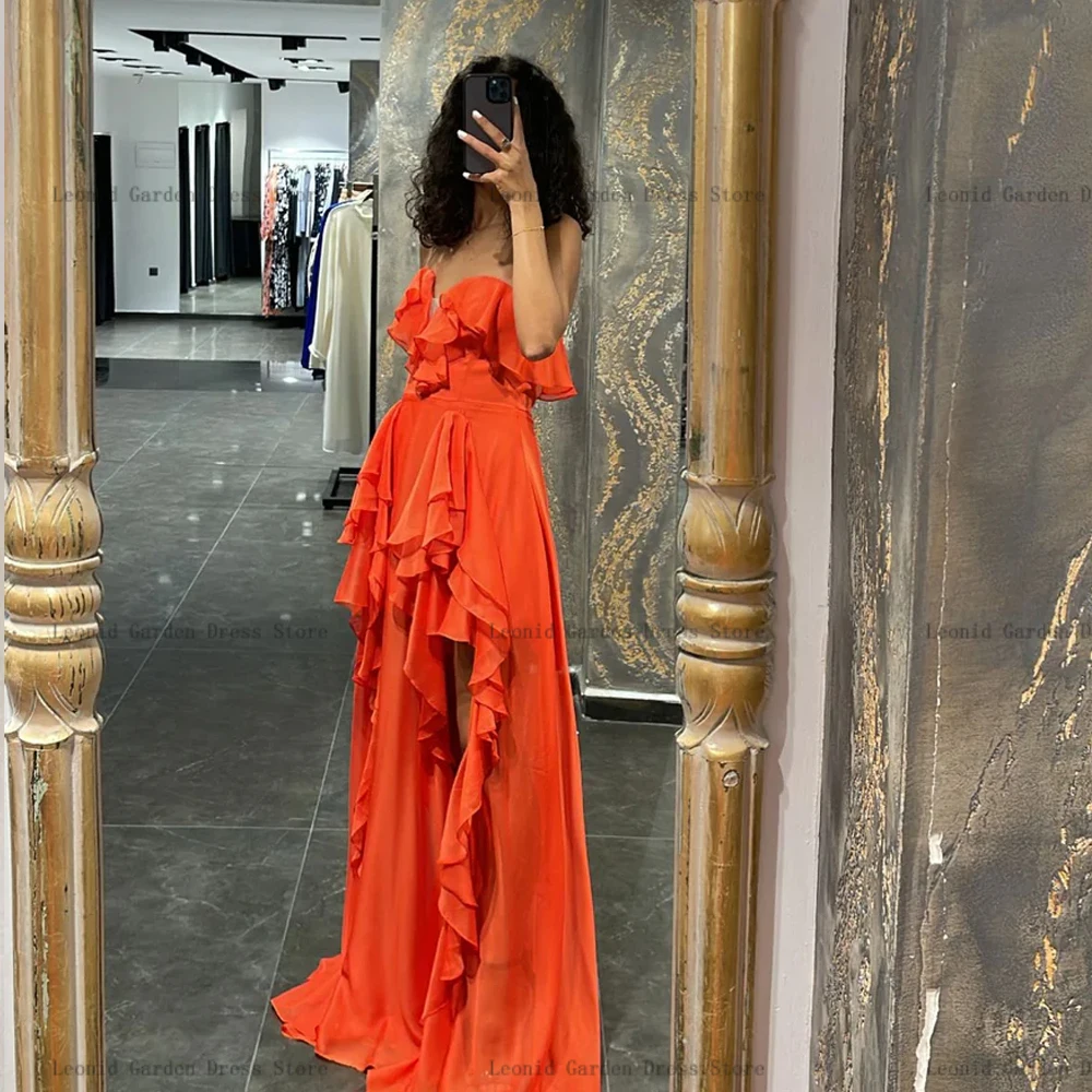 Elegant Orange Chiffon Prom Dresses Sweetheart Neck Sleeveless Evening Gowns Ruffles A-Line Party Gowns Front Slit فساتين السهرة