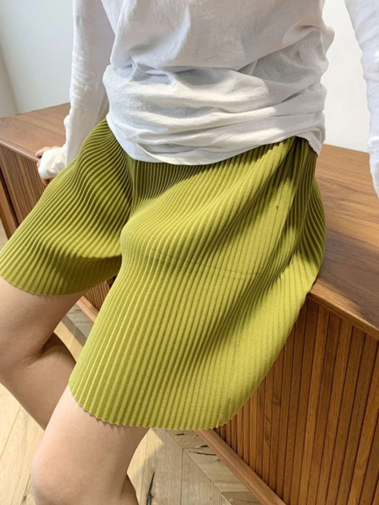 Women's Summer Thin Casual Elastic Waist Shorts Breathable Comfortable Loose Wide Leg Solid Color Fashionable Shorts Women