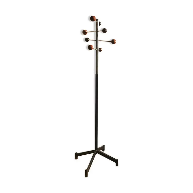 Medieval metal floor-to-ceiling soft decoration model room villa niche creative art vertical hanger