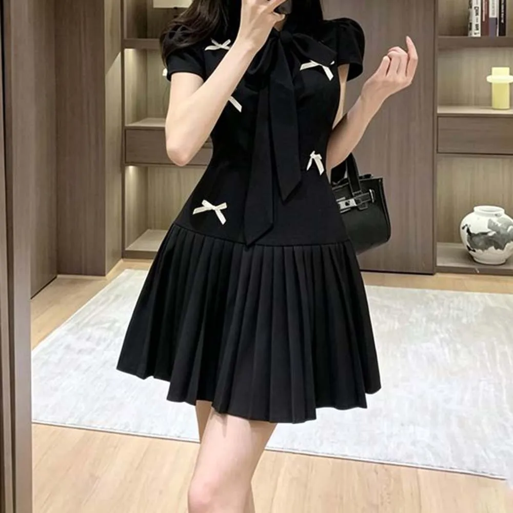 2026 summer new French retro black waist age reduction versatile fashion temperament thin dress