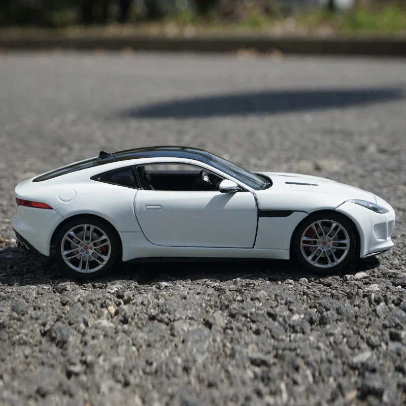 WELLY 1:24 JAGUAR F-Type Coupe Alloy Car Diecasts & Toy Vehicles Car Model Miniature Scale Model Car Toy