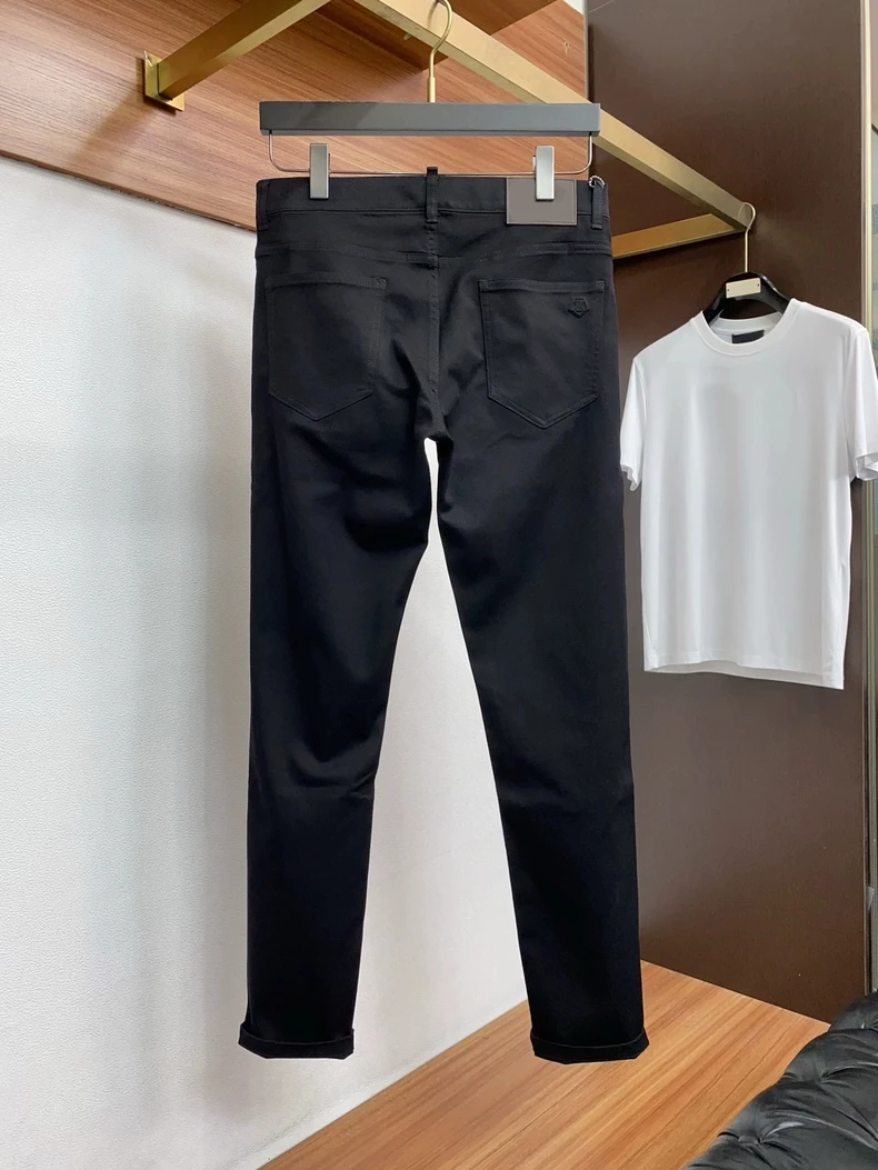 

Fashionable Italian Style Men's Embroidered Badge Jeans Elastic Casual Business Summer Denim Pants Youth Slim Fit mid Waist