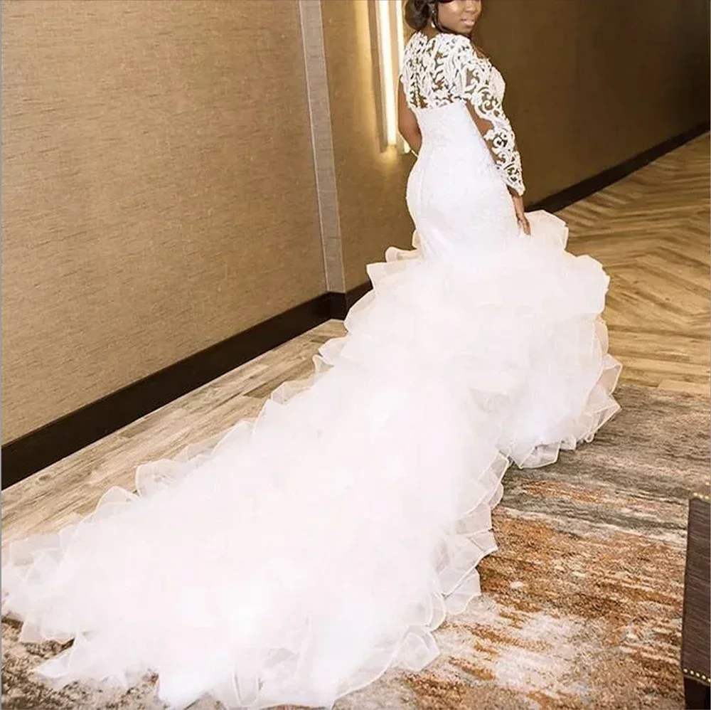 Maßgeschneiderte Brautkleider in Übergröße mit langen Ärmeln, Meerjungfrau-Brautkleid, Applikation, Spitze, Perlen, transparenter Ausschnitt, Rüschen, Sweep-Zug, V