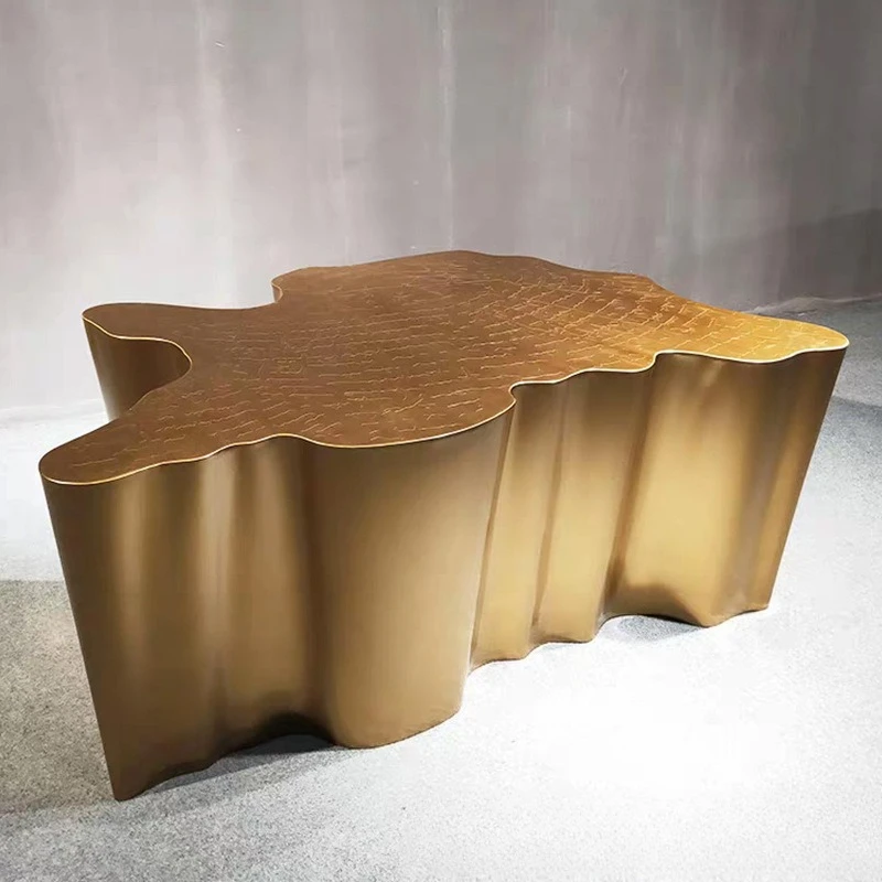 طاولة قهوة فاخرة خفيفة من الفولاذ المقاوم للصدأ، غرفة معيشة حديثة بسيطة، إبداع غير منتظم للاستخدام المنزلي، جذر شجرة النقش المعدني