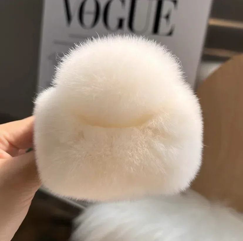 

Single Piece Plus Faux Fur Hair Clip, Cute Simple Style Ob Long Hair Accessories, Solid Color, Small Size, Fluffy Effect Straw