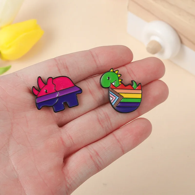 Cute Folding Rainbow Dinosaur Enamel Pins Chibi Triceratops Brooches Lapel Badges Cartoon Animal Jewelry Gifts for Best Friends