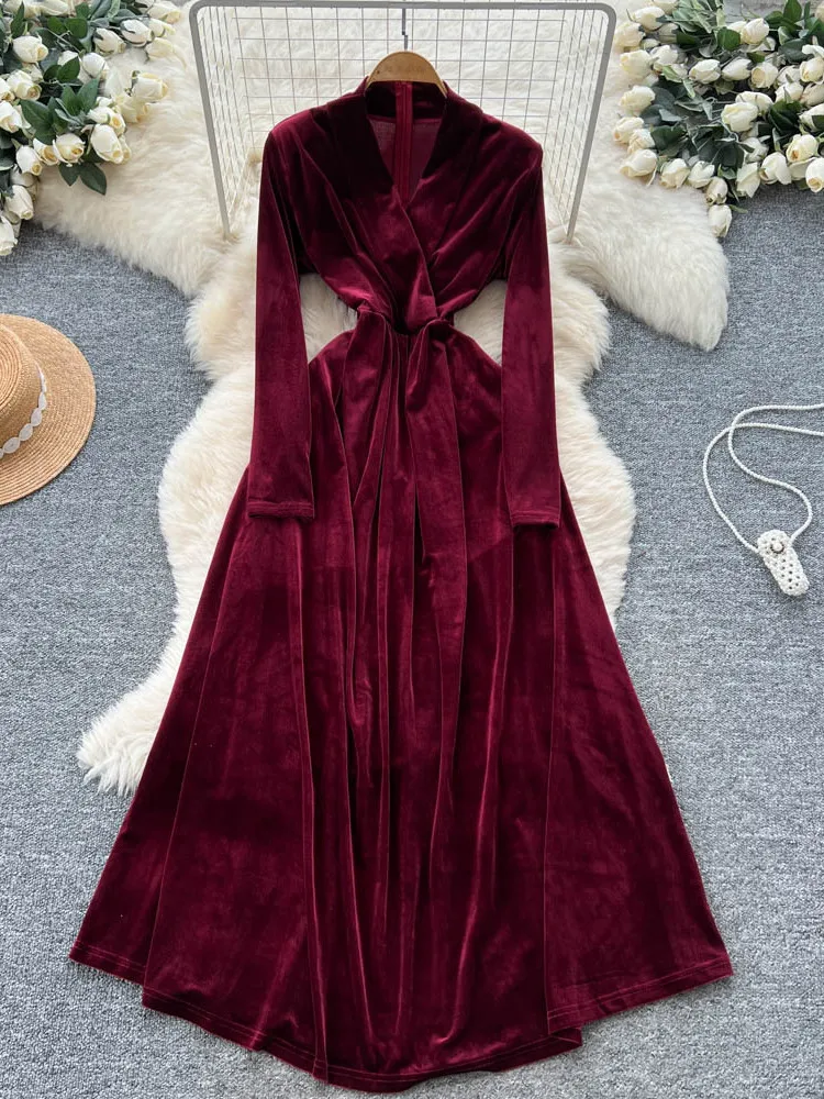 

Elegant Velvet Long Sleeve V-Neck Slimming Gown Women's Fashion High Waist A-Line Dress Commute Style Summer Polyester Fiber
