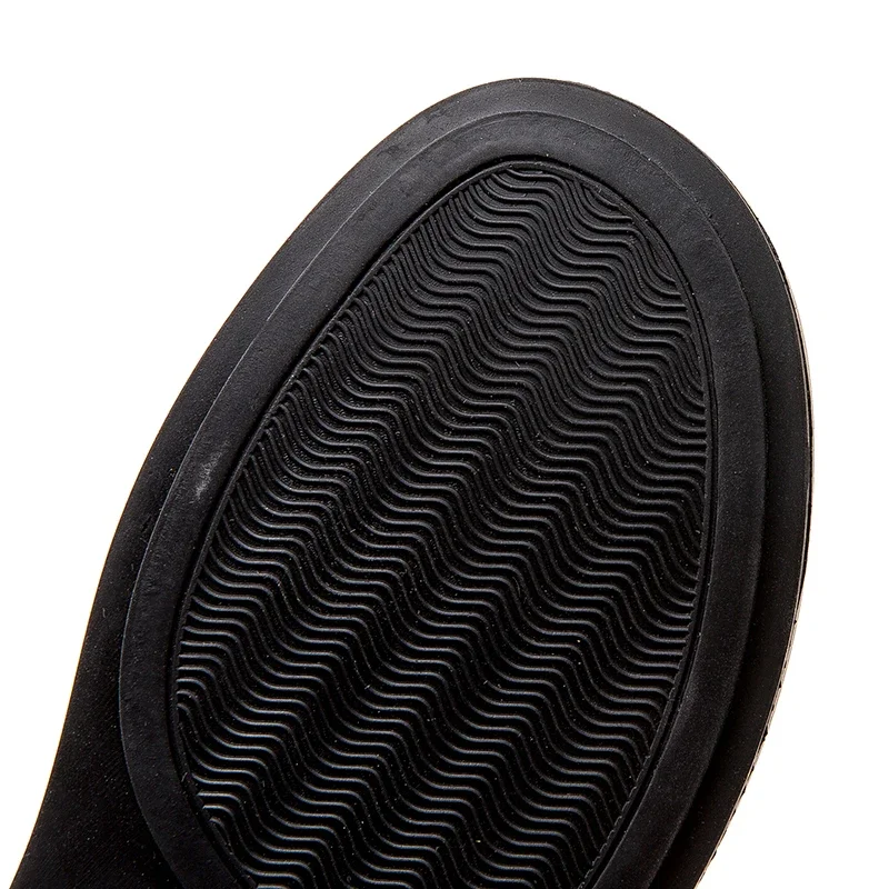 Summer Men Casual Sandals Luxury Mens Slippers Leather Clogs Designer Mens Roman Sandals Beach Shoes Plus Size 46 Zapatos
