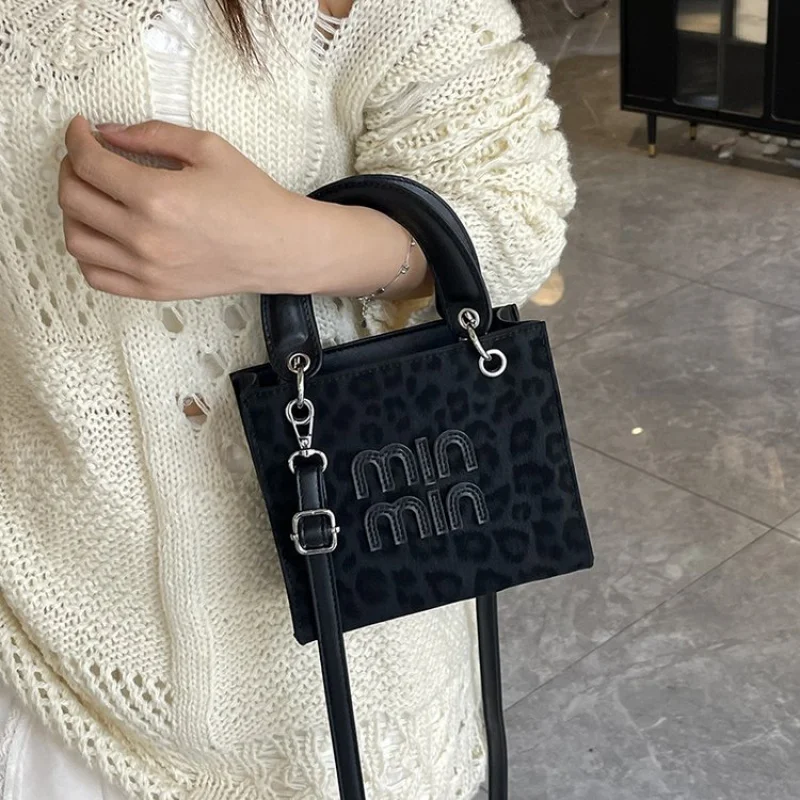 

Women's Handbag Made Of Quality Leather Featuring Classic Elegant And Paris Durable Commuter Look​