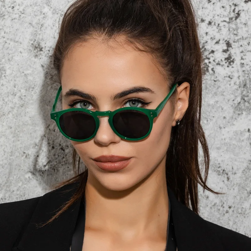 

New retro small frame sunglasses men and women street shooting sunglasses Trendy Korean glasses fashion wear outdoor sunshade