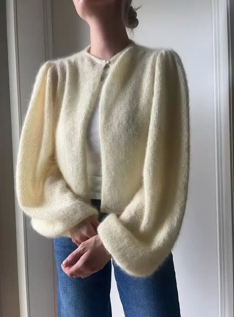 Autumn new Korean style new design time knitted cardigan design sense versatile autumn temperament fashionable and simple