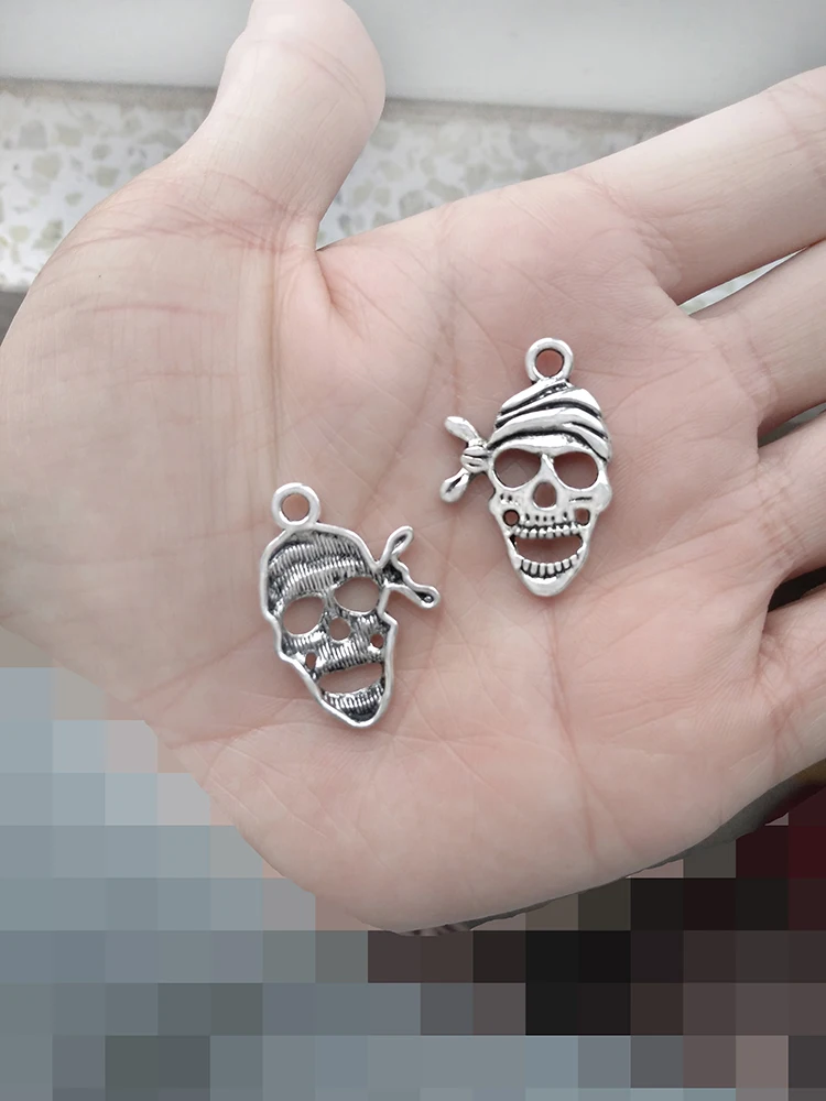 40pcs/bag Jewellery Crafts Wholesale Charms DIY Pirate Punk Metal Keychains Accessories Silver Plated Pendulum Earrings Parts