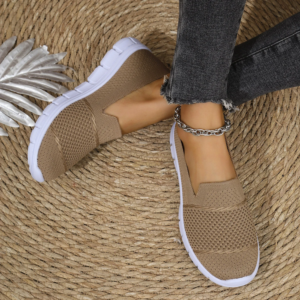 أحذية رياضية للنساء أحذية نسائية كاجوال شبكية قابلة للتنفس لربيع وخريف جديدة بلون سادة وفم ضحل أحذية مشي خارجية #2