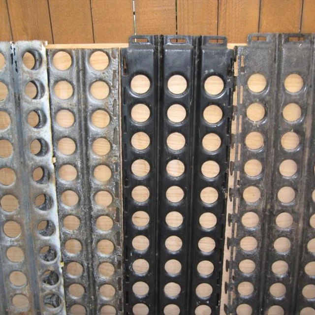 

Aluminum Off-Road Recovery Boards and Pierced Steel Marston Mat Panels for Heavy Vehicle Traction and Ground Reinforcement