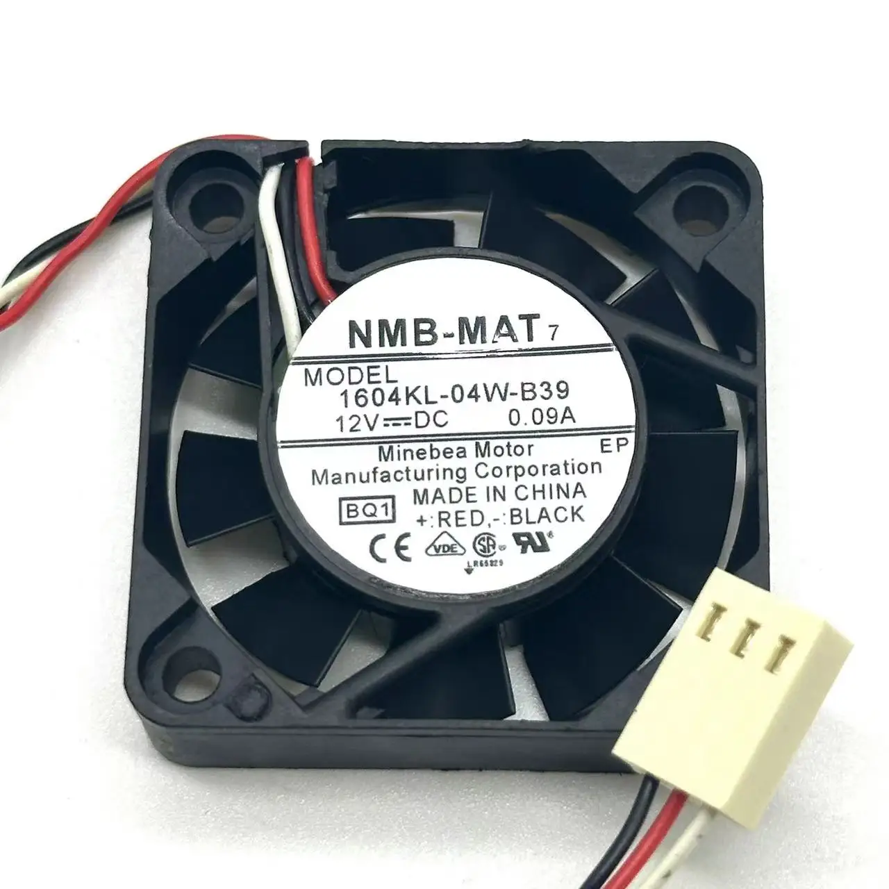 

NMB-MAT 1604KL-04W-B39 B22 DC 12V 0.09A 40x40x10mm 3-Wire Server Cooling Fan