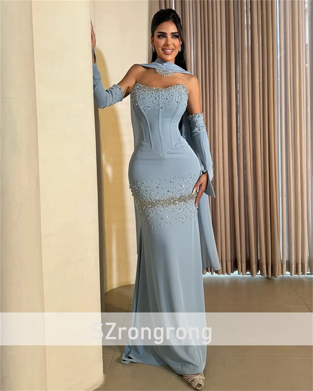 Glamuroso vestido de noche de satén sin tirantes con cuentas de cristal, vestido árabe saudí hasta el suelo sin espalda con corte hecho a medida