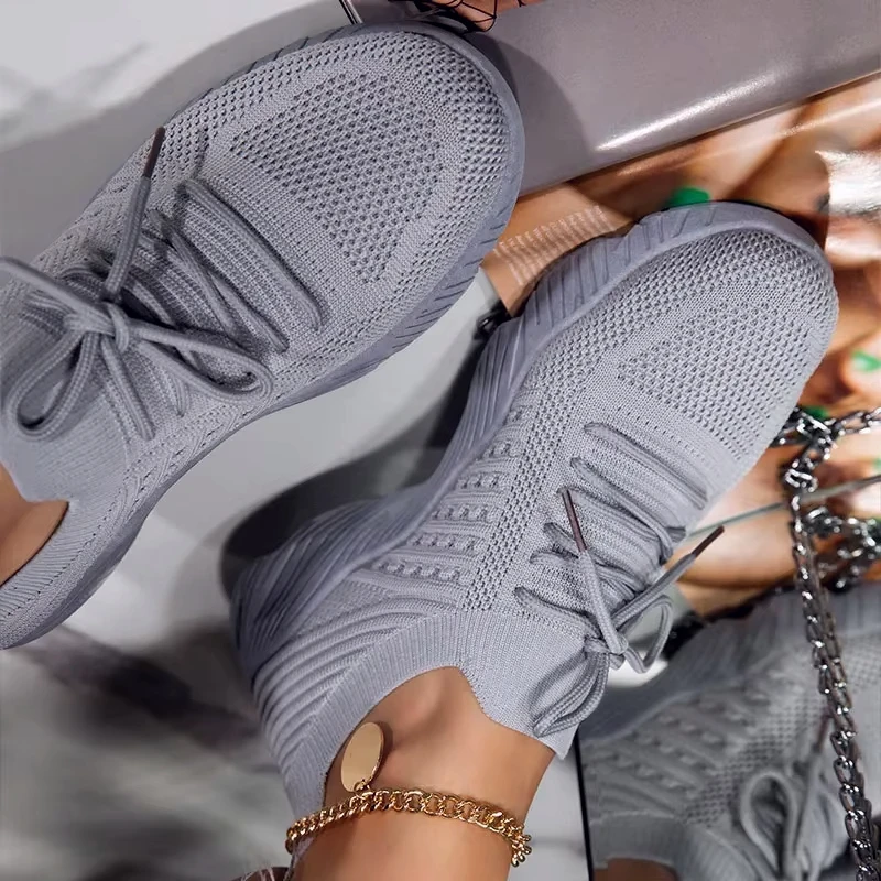 Women's Sneakers Outdoor Breathable Mesh Shoes Women Brand Lightweight Sports Shoes Solid Color Plus Size Women Vulcanized Shoes