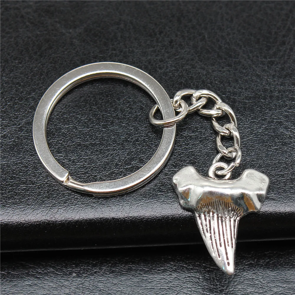 Keychain Holder Dropshipping Vintage Handmade Antique Silver Color 22x19mm Shark Tooth Pendant Keyring