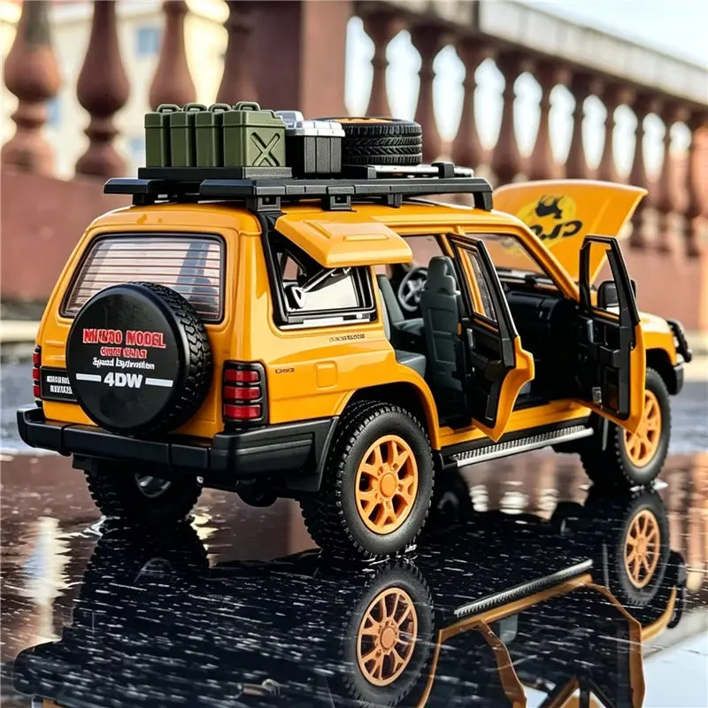 1:18 PAJERO V33 SUV Reiseversion Legierungsautomodell Druckguss-Metall Modifiziertes Geländefahrzeug Automodell mit Ton- und Lichtsimulation Geschenk
