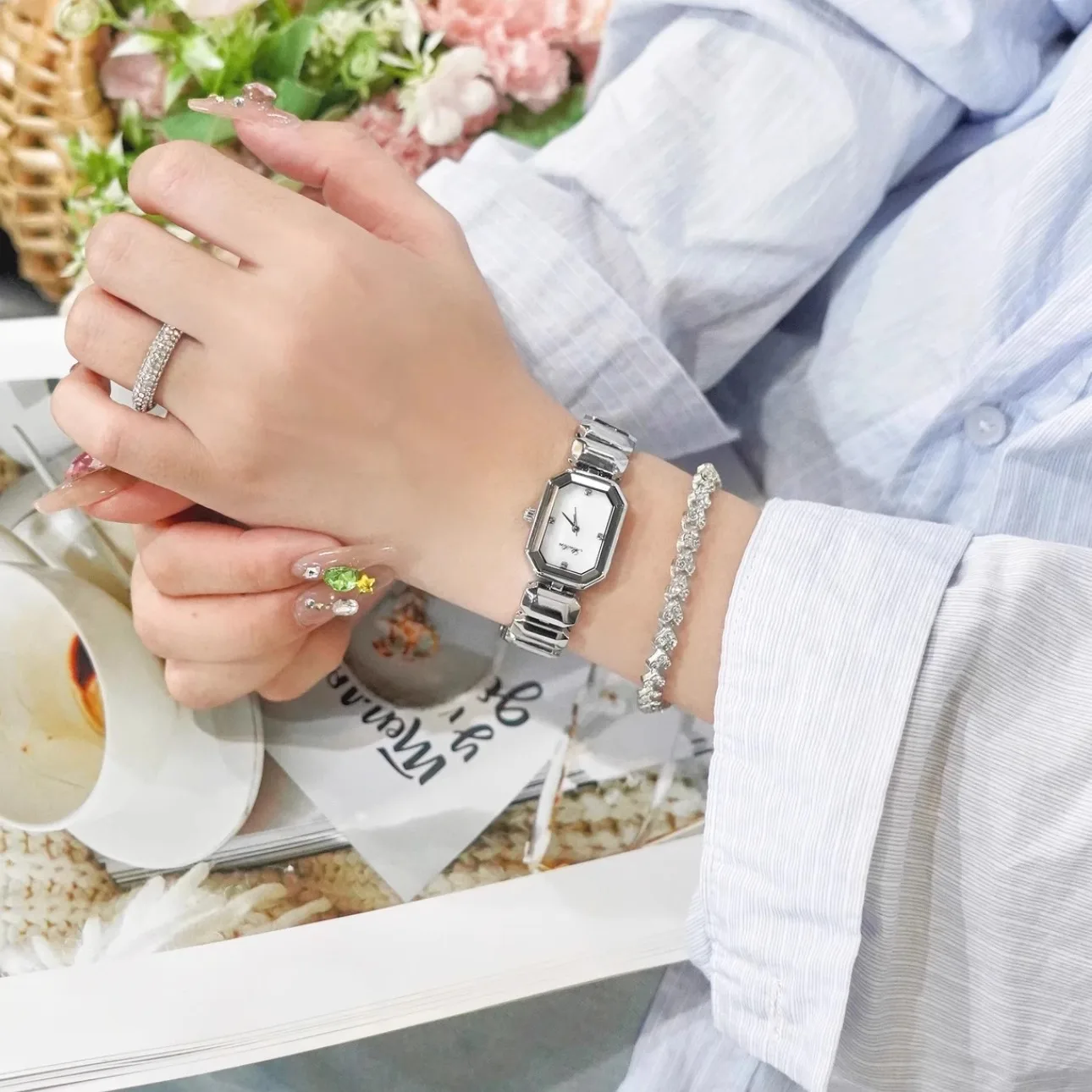 Women'swatchluxuryhighqualitysmall square watch simple and versatile high-end square watch light luxury temperament quartz watch