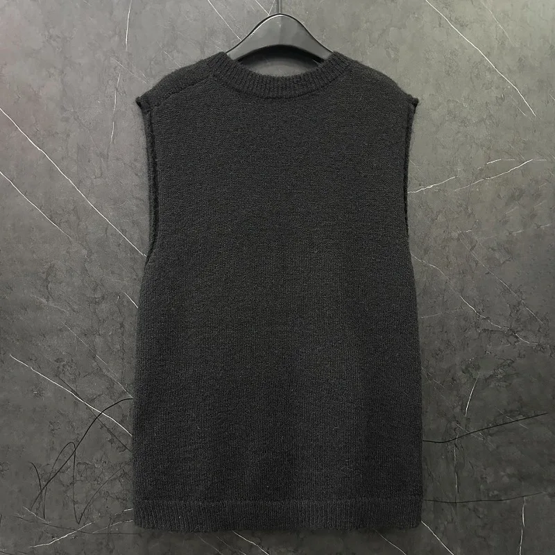 2025 Autumn New Cartoon Beautiful V-Neck Knitted Sweater Vest Ladies Loose Casual Age-Reducing Pullover Top Knitwear Waistcoat