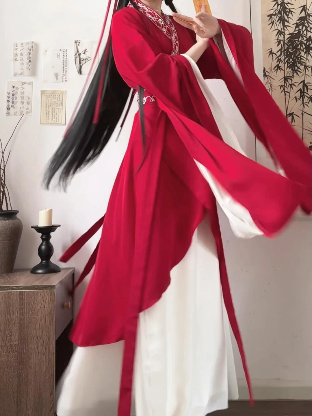 Embroidered Hanfu Women's Clothing Jin Dynasty Large Sleeve Collar Dance Costume Ancient Chinese Traditional Dress Female Model