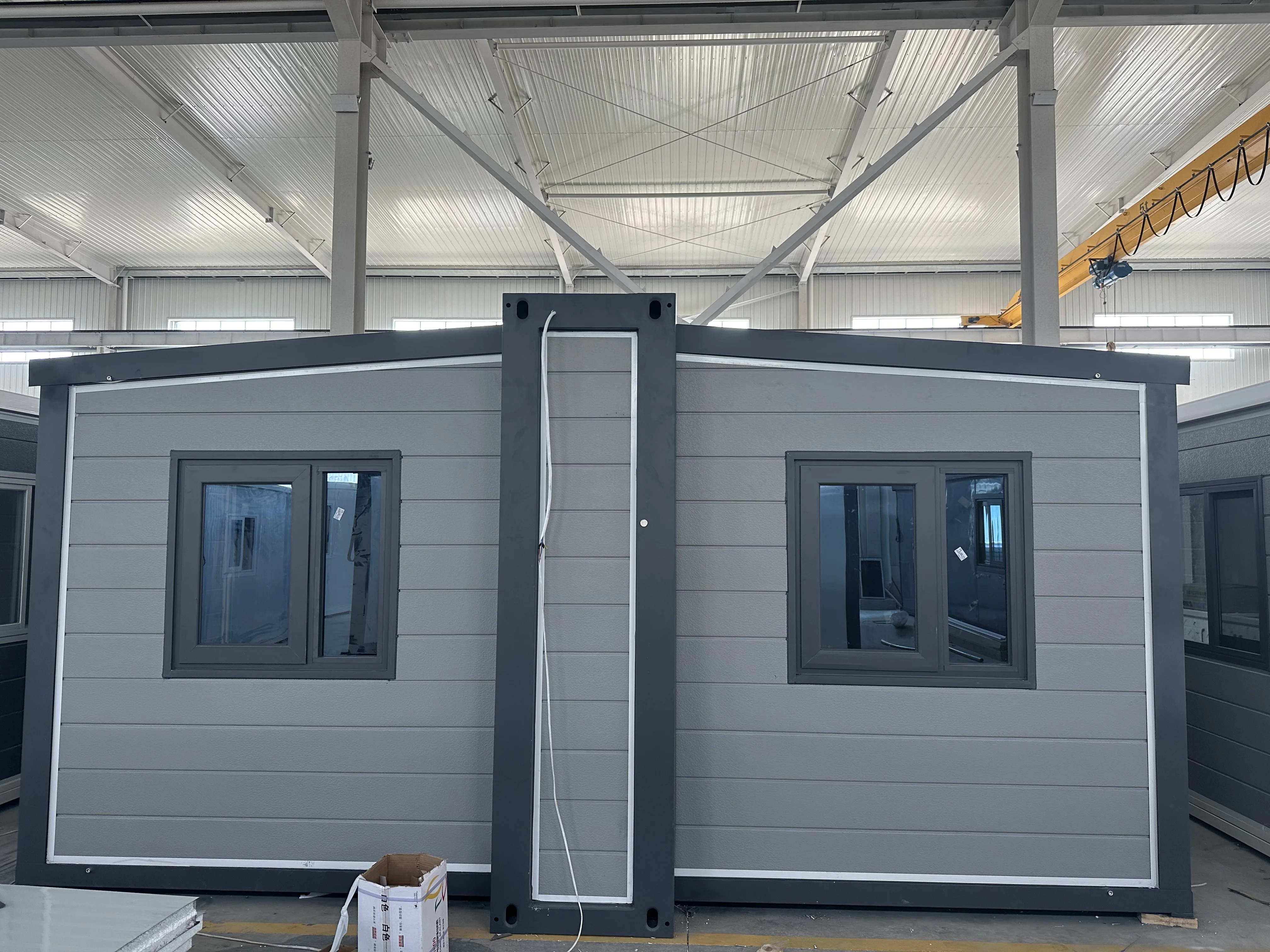 Container House Prefabricated House Luxury Living Expandable Container Home Folding Houses Office Staff Dormitory for Australia