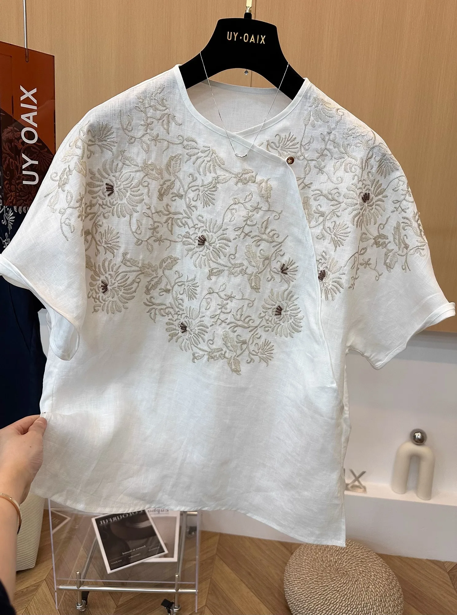 Nouveau chinois Sle brodé ort Sve irt été 2025 lin Anti-âge rond Ne femmes irt coton 90% lin 0%