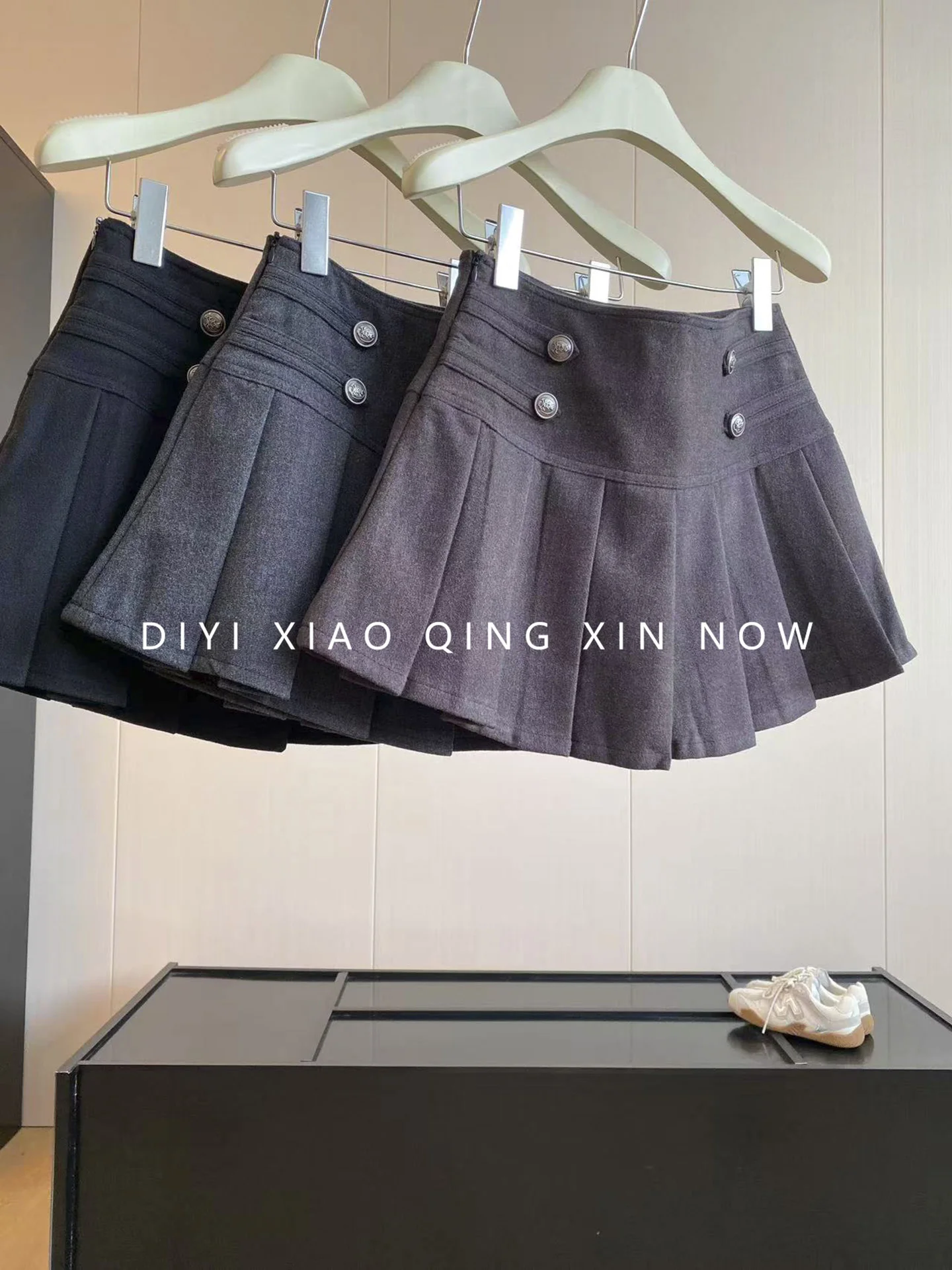 High Waist A-Line  Skirt Women's Woolen Plaid Pleated Autumn Winter Fashion Metal Button Design Korean Style Skirts
