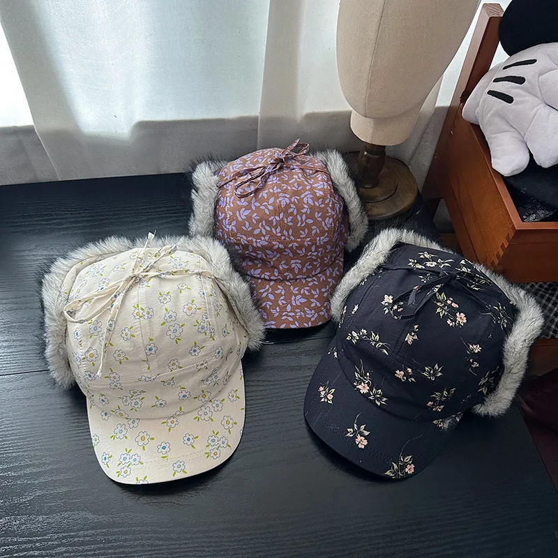 

Korean Five-panel Flower Printing Plush Ear Protection Flying Hat Winter Outdoor Riding Warm Lace-up Bomber Hats for Women's