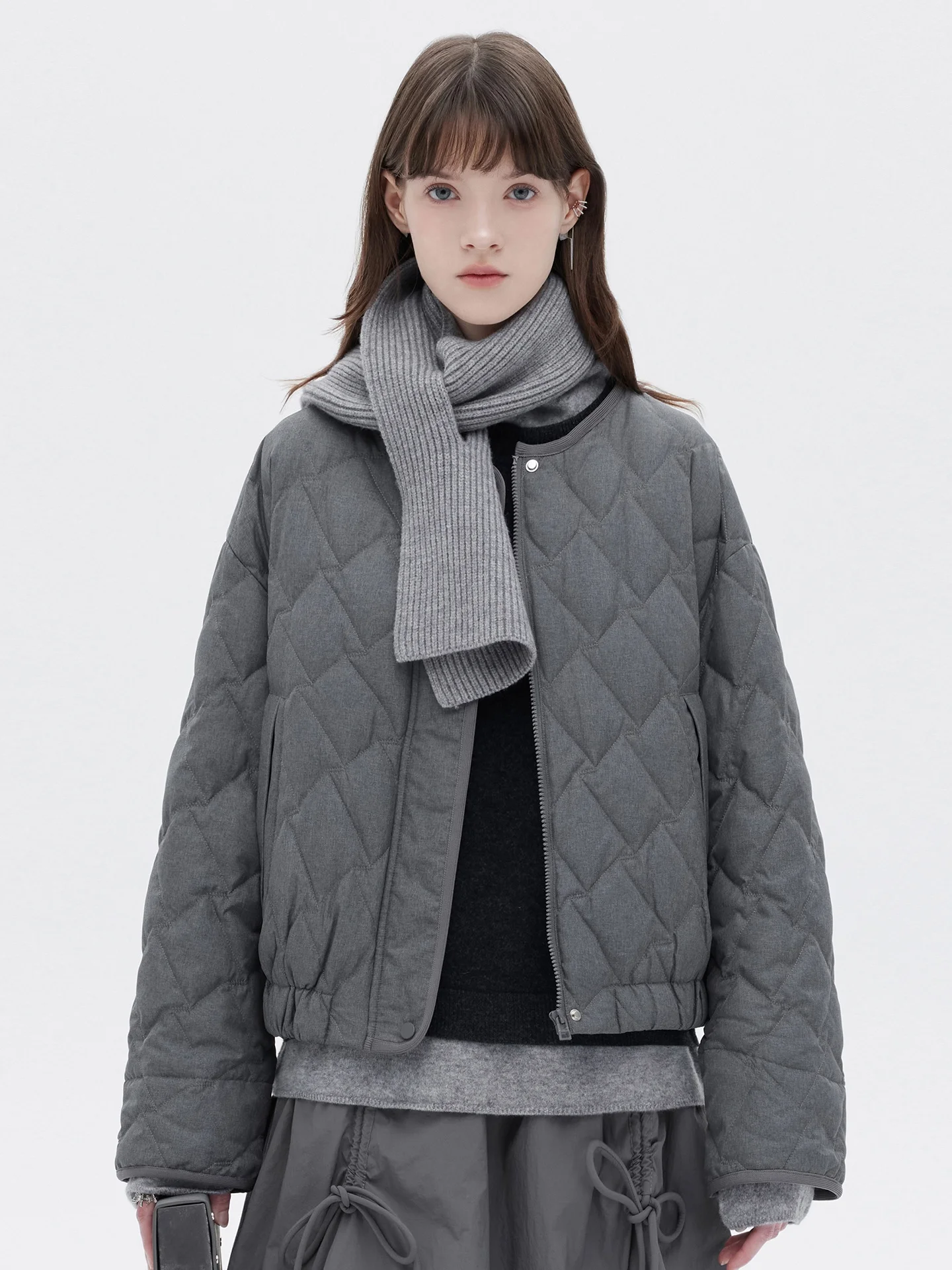 

High Densi Queen 90 White Du down Windproof Water Resistant Diamond Pattern round Ne Women's Puffer Jaet with Scarf S...