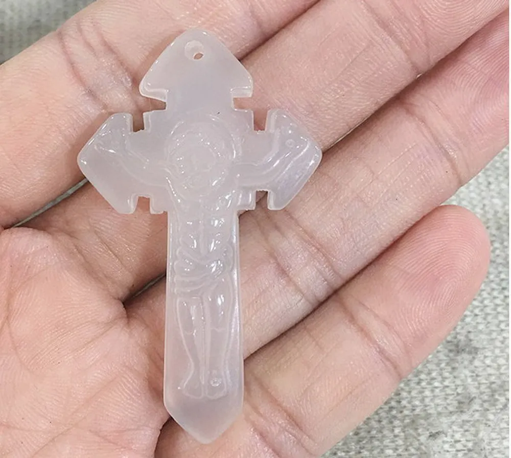 Asian Nateral White Agate Pure Hand Polished Carving Cross Crucifix Pendant