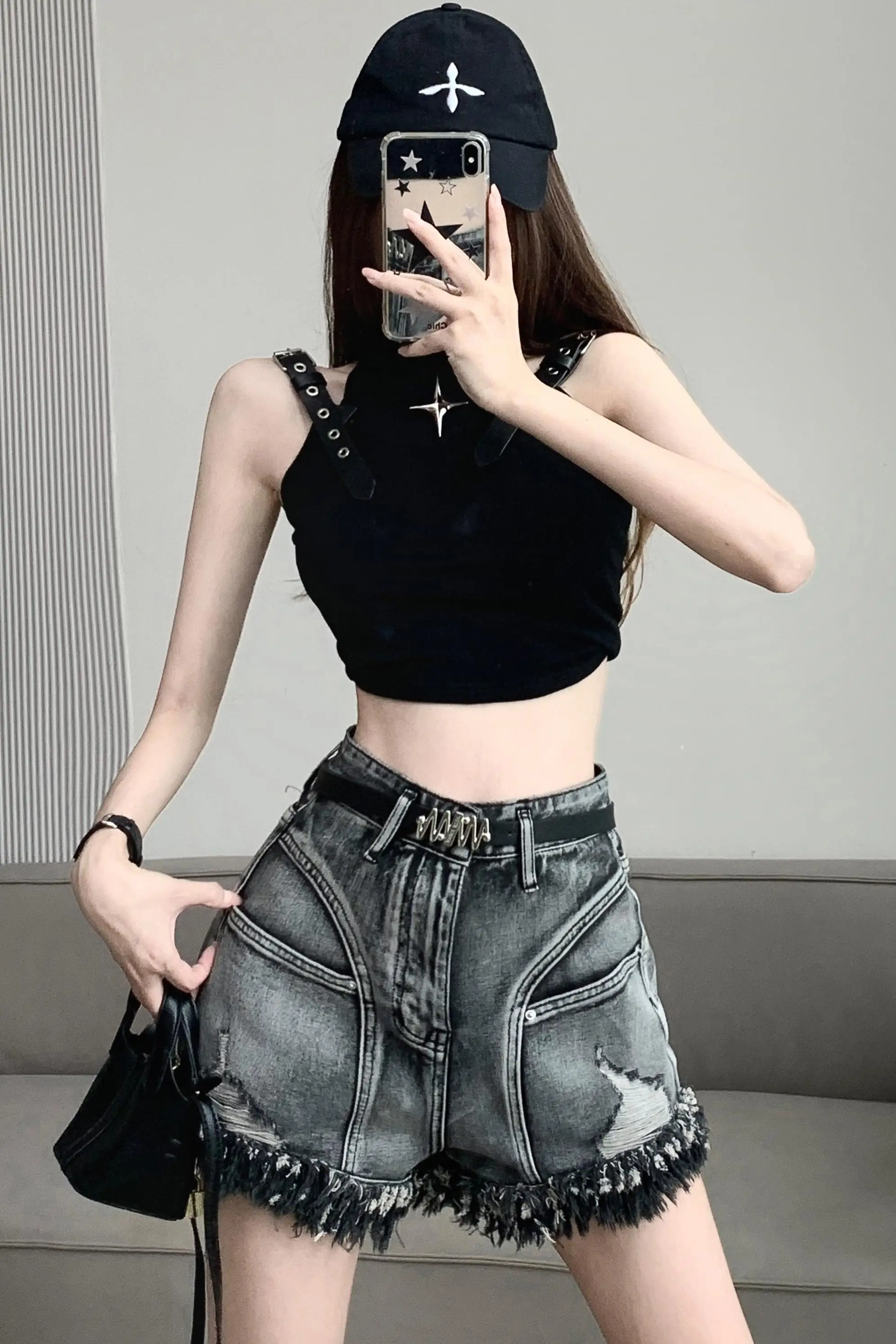 Women Ripped Shorts Vintage Y2k Harajuku Streetwear Wide Shorts 90s Aesthetic Tassel Mini Short Pants 2000s Clothes Summer 2024