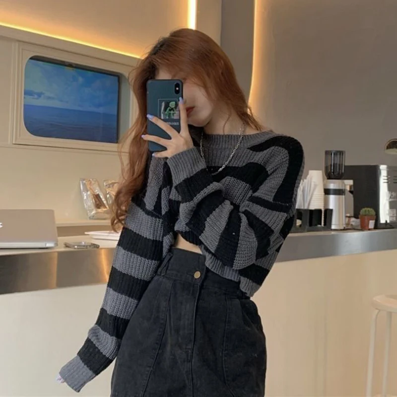 Vintage Striped Short Tops Women Korean Style Loose Gray Pullover Knitwear Lady 2023 Spring Autumn All-Match Long Sleeve Sweater