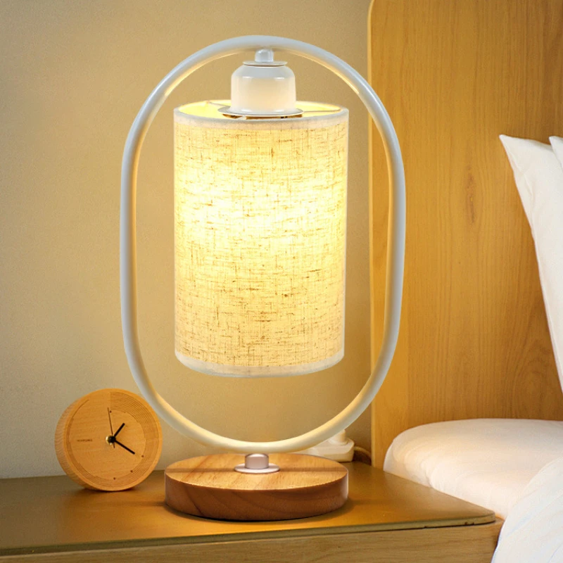Chinese Retro Desk Lamp Simple and Creative Bedroom Bedside Decoration Study Cotton Linen Fabric Eye Protection Reading Light