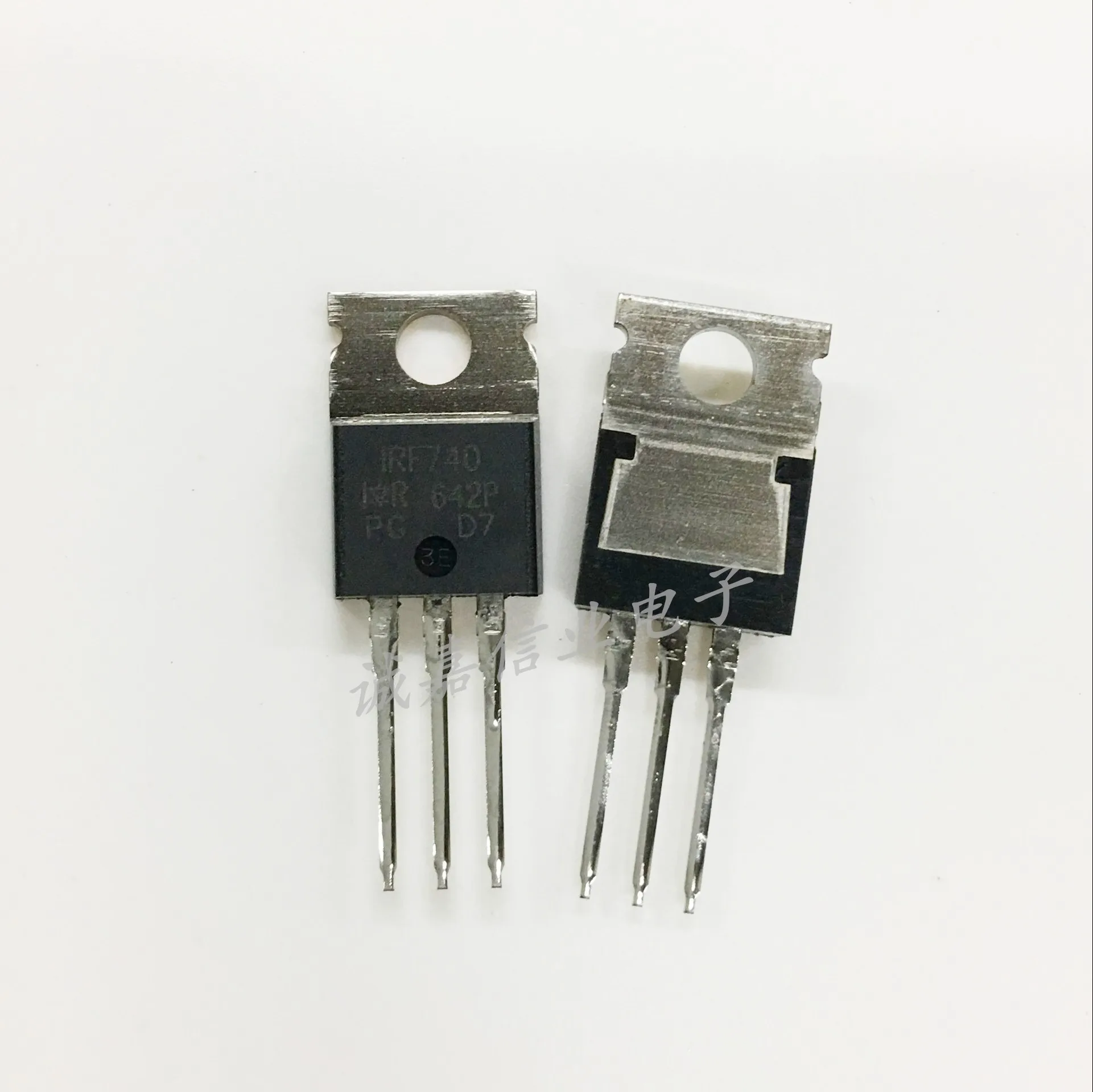 10pcs/Lot IRF740PBF TO-220-3 IRF740 MOSFET 400V 10A N-CH HEXFET Operating Temperature:- 55 C-+ 150 C