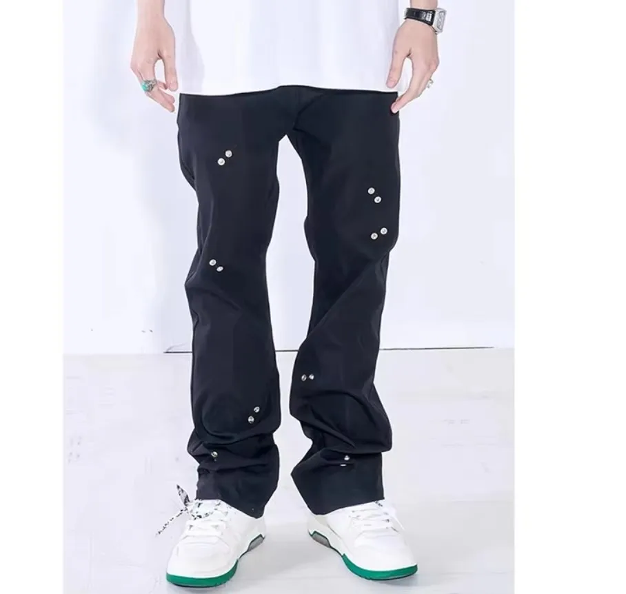 2026 Nova Coleção de Roupas Masculinas e Femininas: Calças Retas Pretas com Design Original e Rebites, Tamanhos Grandes 27-46