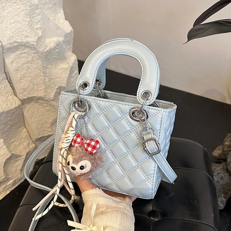 

Trendy Fashionable Simple Messenger Bag For Women With Minimalist Vintage Design Letter Logo Solid Color