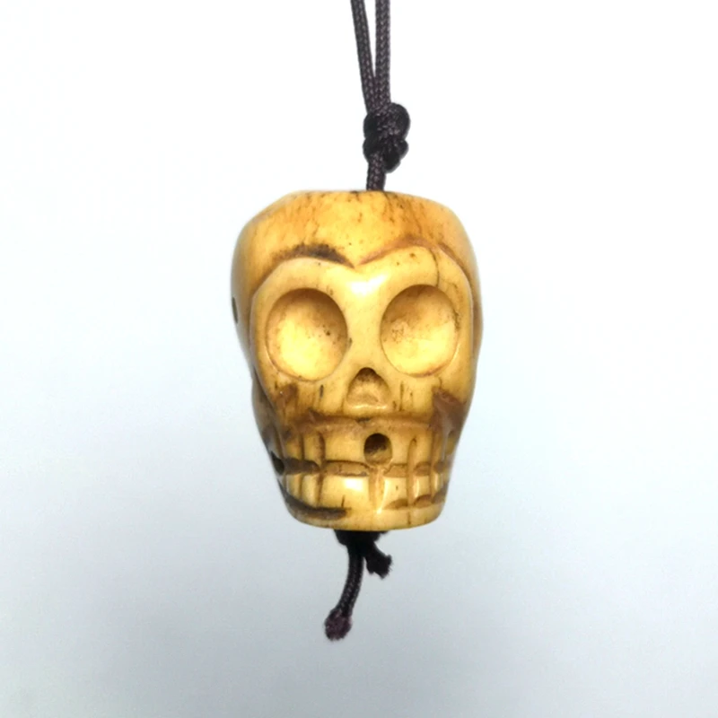 YIZHU CULTUER ART Size 2 × 1.8 cm Chinese Tibet Hand-carved Skull Netsuke Pendant Gift Collection