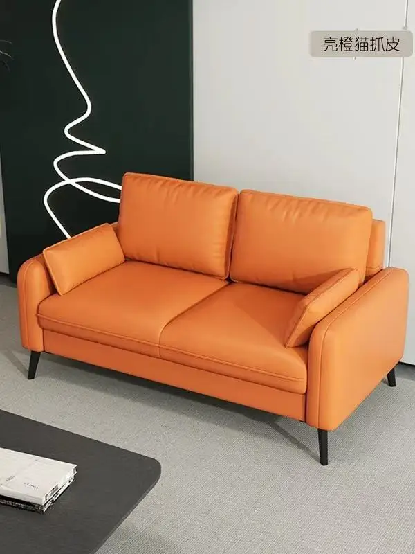 ثلاثة أشخاص صغيرة حديثة الحد الأدنى غرفة المعيشة شقة تأجير غرفة نوم مكتب صالة منطقة أريكة صغيرة