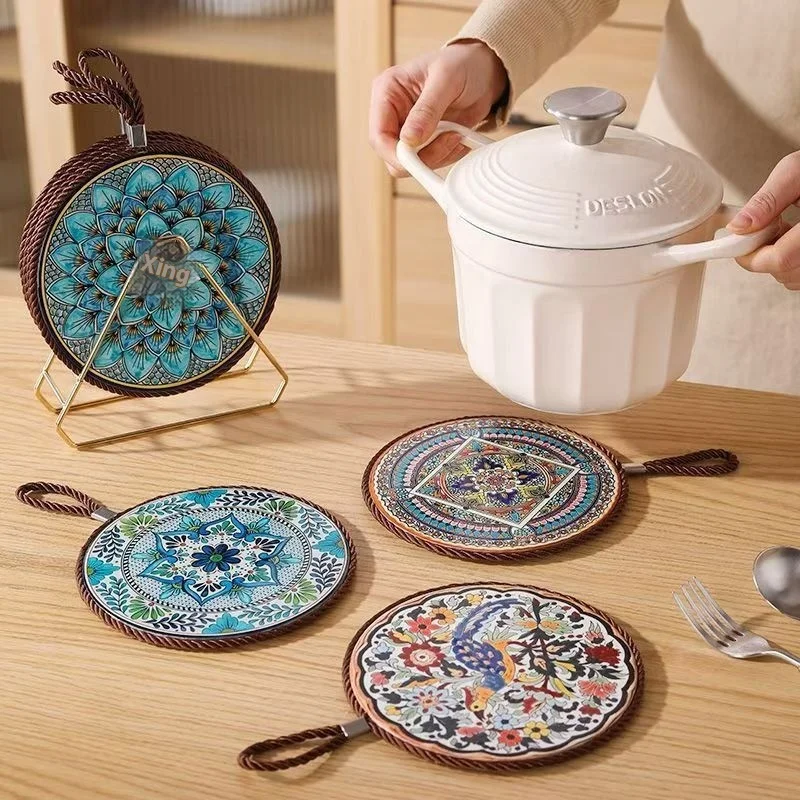 Desktop heat insulation pad Ceramic pot pad Anti-scalding and high temperature resistant cork meal coaster  retro plate