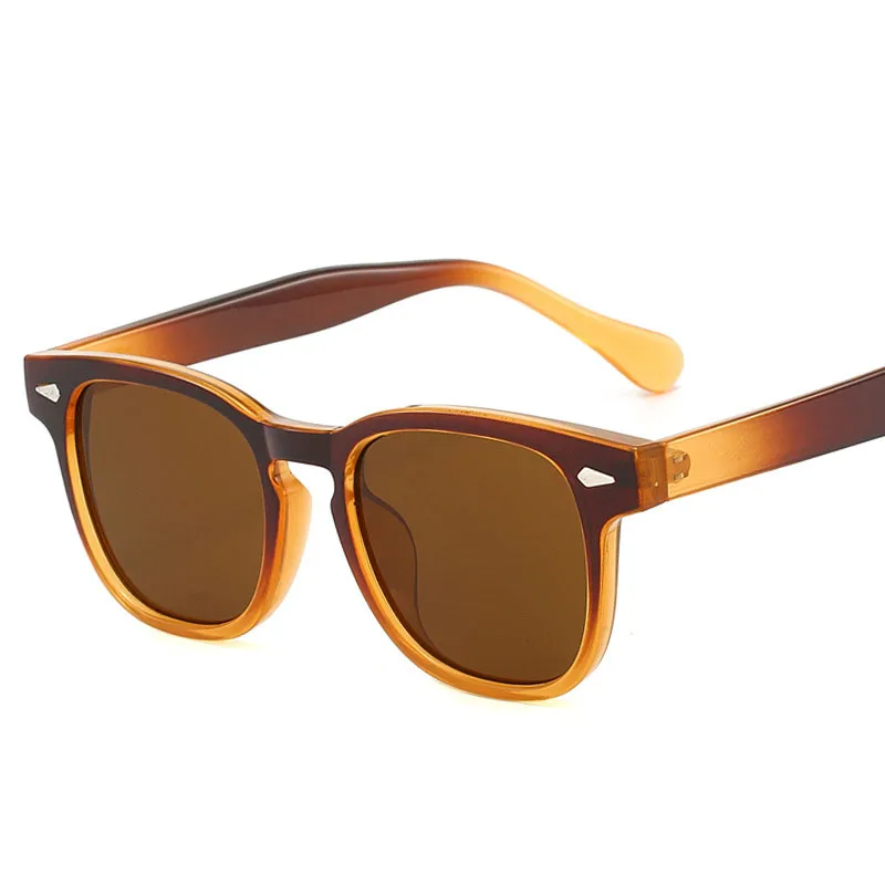 Gafas de sol de estilo Retro Vintage para hombres y mujeres, gafas de sol con remaches, decoración de moda, gafas de sol femeninas de alta calidad