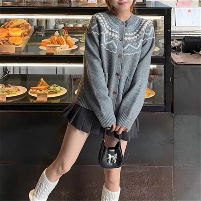 ใหม่สไตล์ขี้เกียจเสื้อสเวตเตอร์ถักวรรณกรรมลูกเรือคอถักเสื้อกันหนาวผู้หญิงเสื้อแจ็คเก็ตอเนกประสงค์