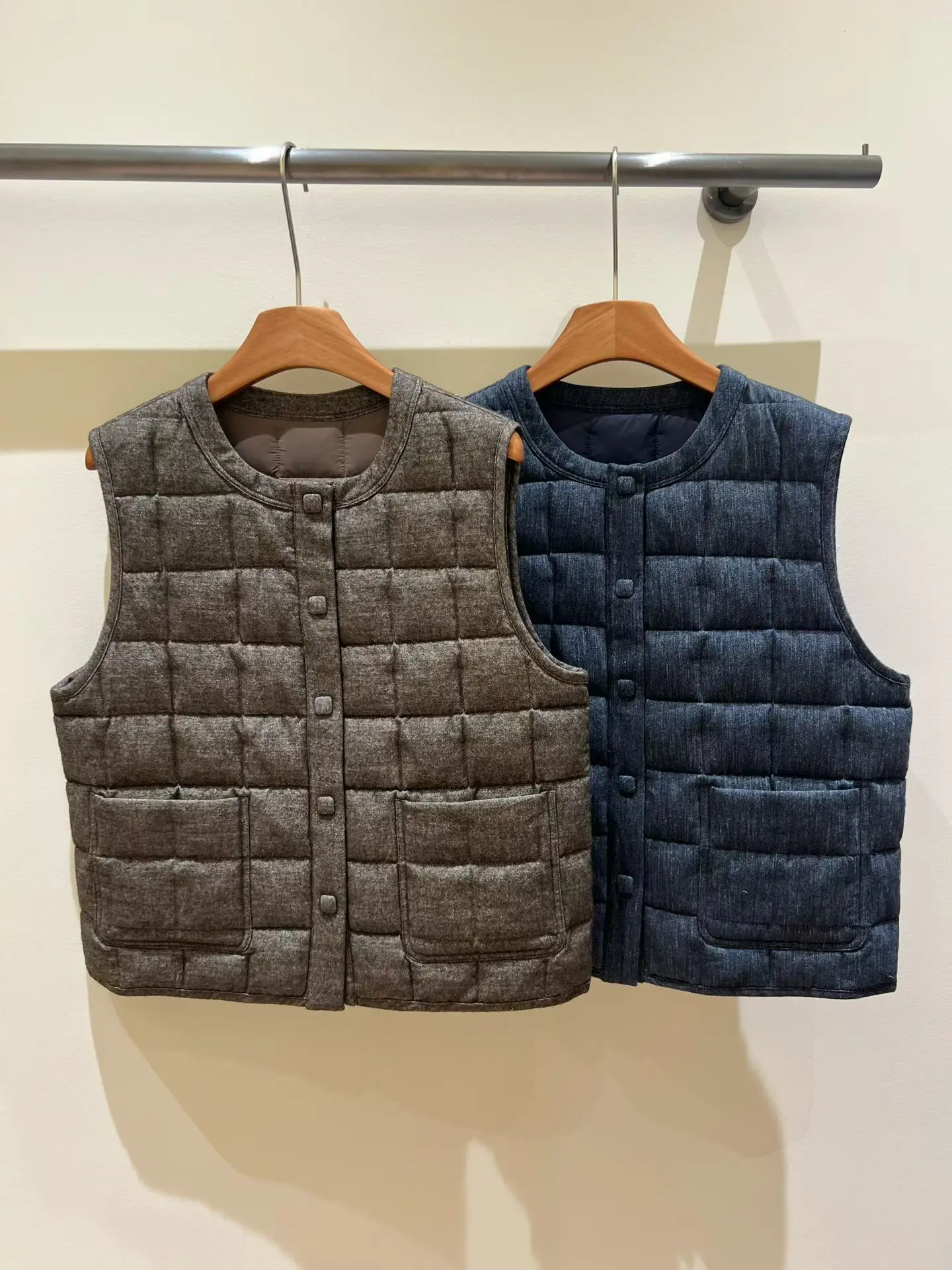 2026 Autumn/Winter New Fashionable Casual High-Quality Goose Down Vest For Women Sizes: S, M, L Colors: Denim Blue, Brown