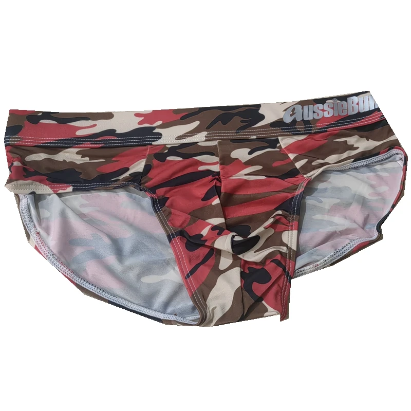 The original camera of the real shot, camouflage red men's simple, camouflage low-rise men's briefs and underwear.