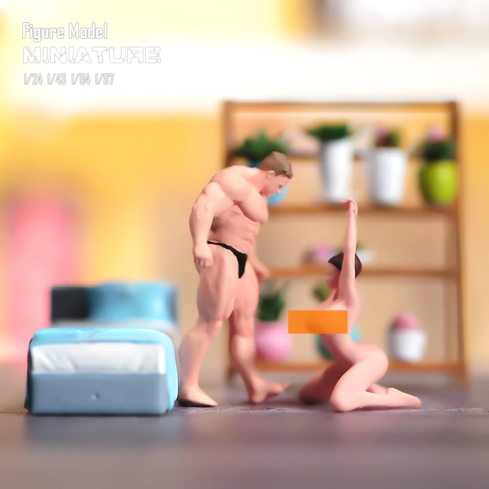 

Spot 1/64 Kneeling Hands Up Female Miniature Scene Micro Shot Photography Model Character